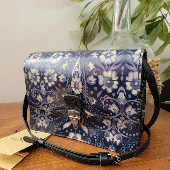 NWT Patricia Nash Laurentina Italian Folklore Blue Floral Print Leather Purse - Picture 16 of 16
